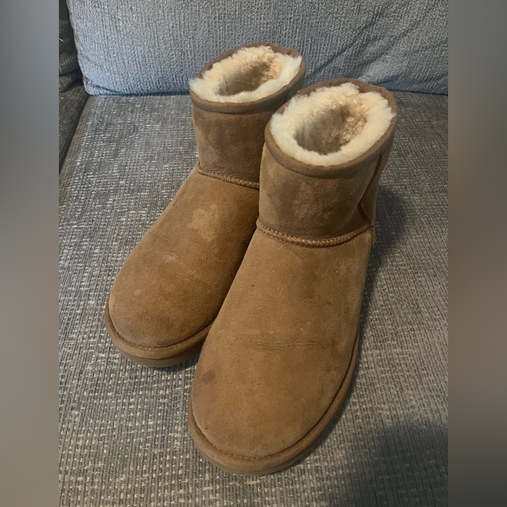 Ugg Boots Mini Size 9